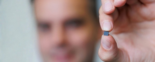 Chips for electrophysiological signals in wearable devices